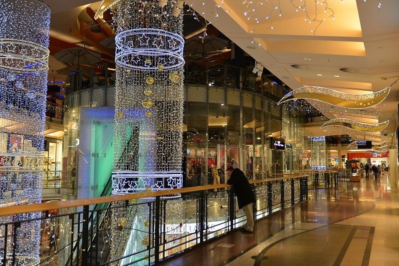 Light Christmas decoration shopping center Palladium interior